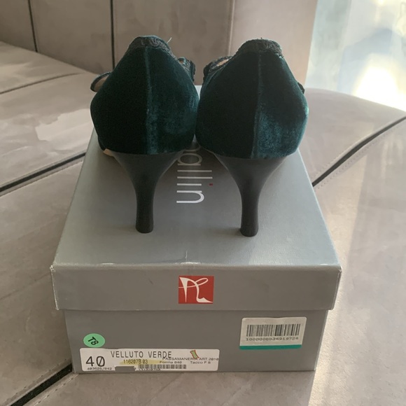 🍃 Ballin Dark Forest Velvet Heels size 40- NIB - Picture 13 of 17